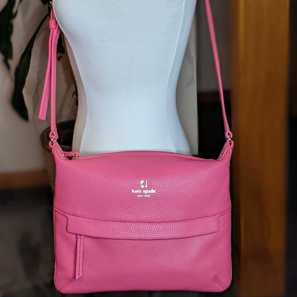 kate spade Handbags - Kate Spade Pink Pebbled Leather Crossbody / Shoulder Bag EUC